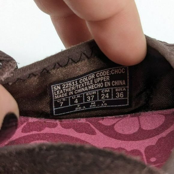 Skechers Relaxed Fit Strappy Shoe 7 Brown Suede Breathe Easy Stretch Memory Foam - Picture 2 of 13